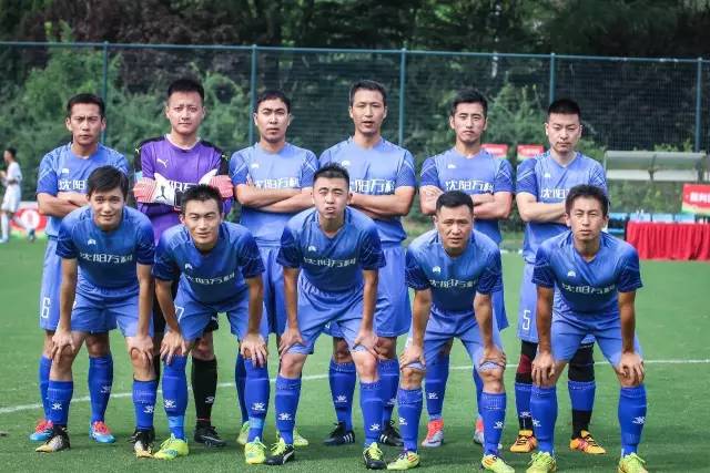 湖人报道：东契奇身材优雅状态极佳 后撤步三分依旧无敌